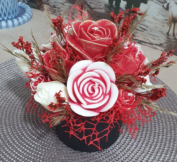 Aranjament floral din ceară