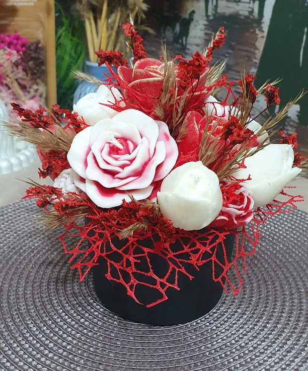 Aranjament floral din ceară