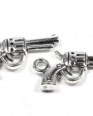 Pandantiv metalic, argintiu antichizat, pistol, 24x11 mm