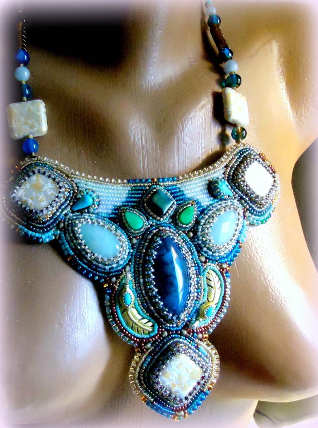 Reducere 50%/ Blue tiger eye- colier pietre broderie , podoabe pe viata, unic, irepetabil