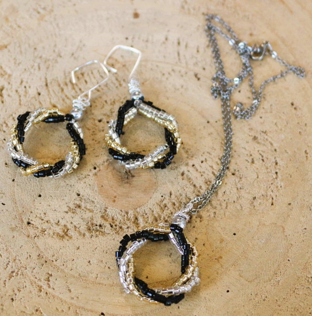 Set de bijuterii handmade  Eleganță în fiecare detaliu