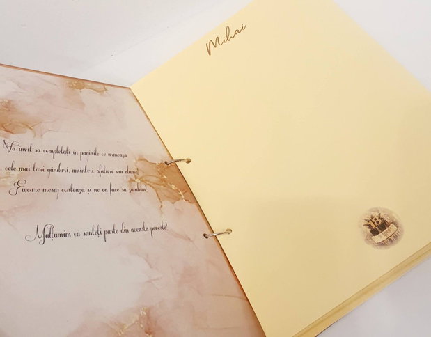 Guestbook personalizat pentru majorat / petrecere 18 ani,  model 1