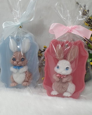 Săpunuri handmade cu iepurași  Mărturii de botez personalizate