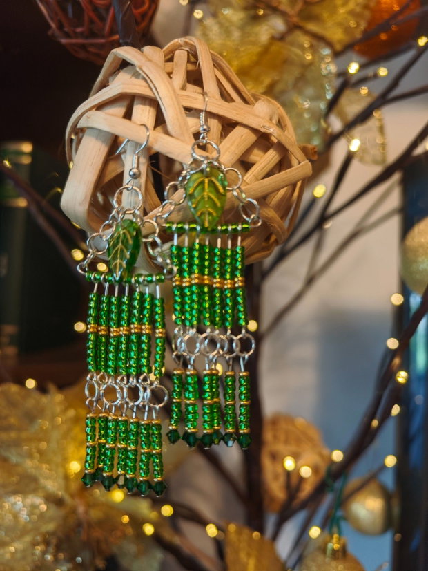 Cercei lungi verzi unicat din mărgele sticla Cehia și cristale Swarovski