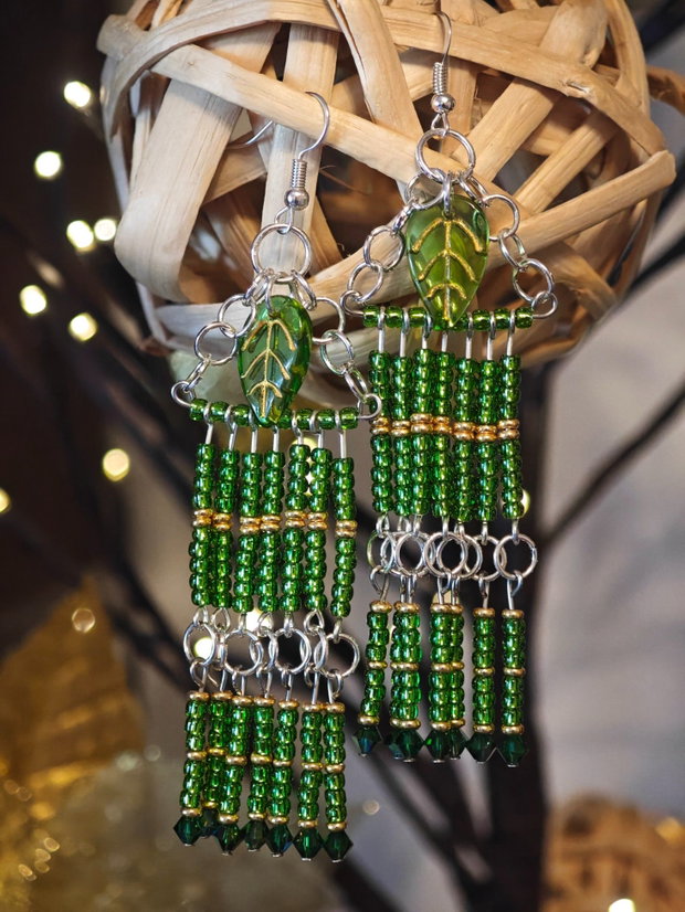 Cercei lungi verzi unicat din mărgele sticla Cehia și cristale Swarovski