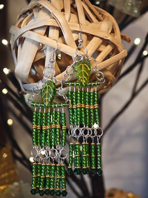 Cercei lungi verzi unicat din mărgele sticla Cehia și cristale Swarovski
