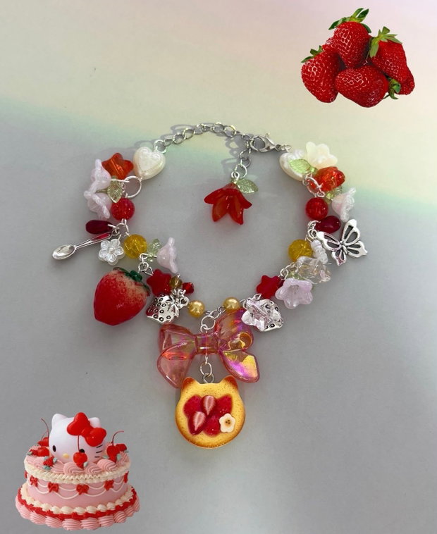 Brățară Handmade Inspirată de Hello Kitty Strawberry Cake