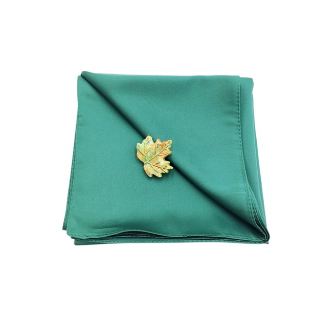 Set cadou esarfa satinata verde inchis si brosa ceramica frunza, 4683