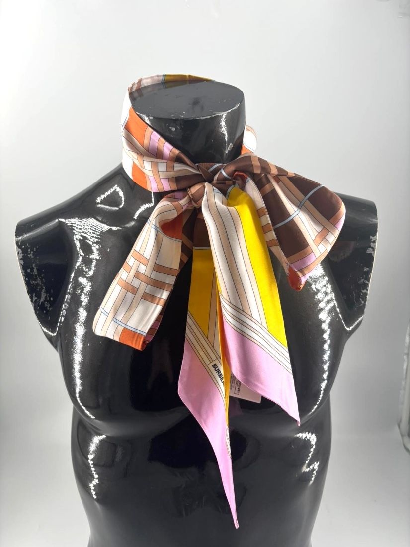 Burberry eșarfă de mătase