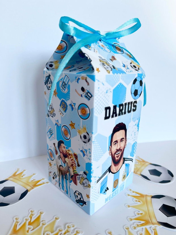 Cutii personalizate Messi, nume și vârstă
