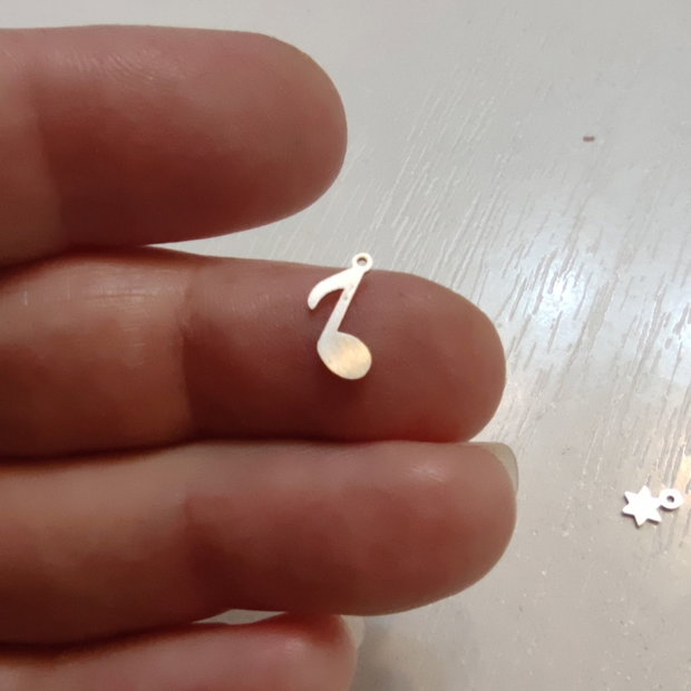 Mini charm nota muzicala din argint