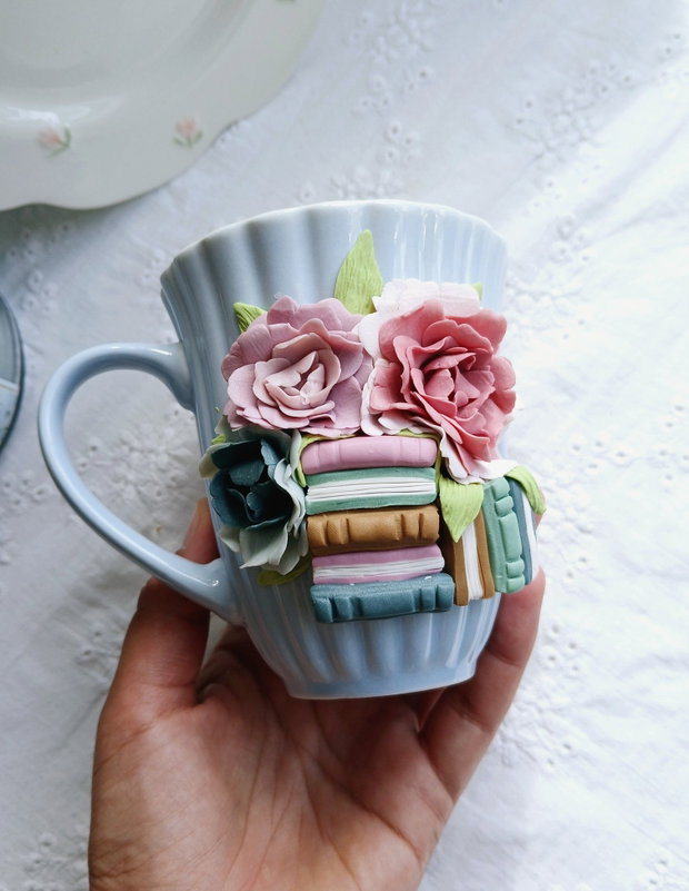 Cana Flowers and Books