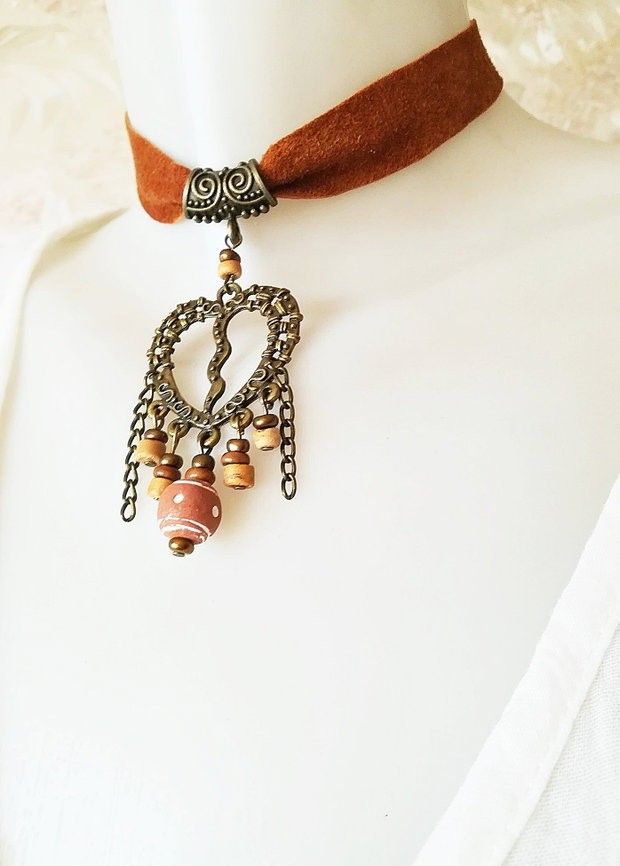 chocker boem patinat piele si pandant inima