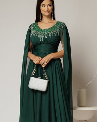 Rochie midi verde de ocazie din tul cu aplicatii la decolteu si maneci lungi