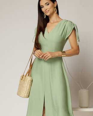 Rochie midi verde fistic din viscoza cu decolteu V si snur la maneci