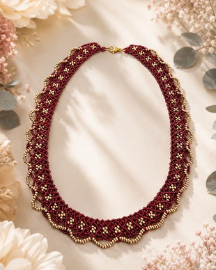 Colier  traditional elegant din margele