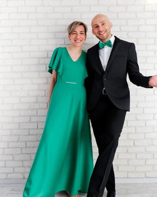Rochie Lunga Eleganta Verde cu Volane pe Umeri