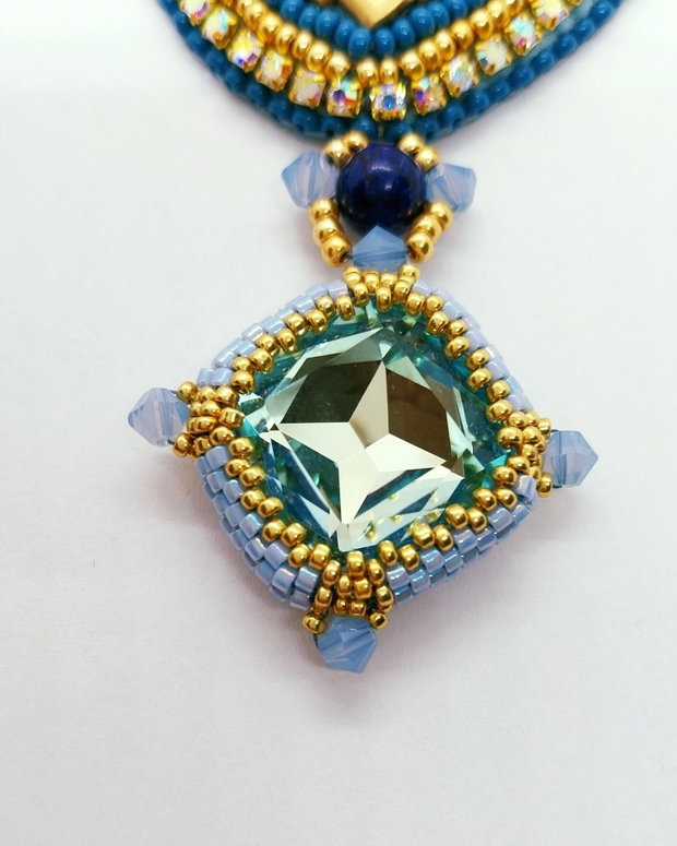 Colier cu lapis lazuli