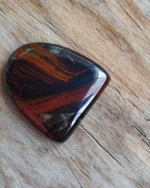 Cabochon pirita in jasp rosu, 23x20x4.5 mm