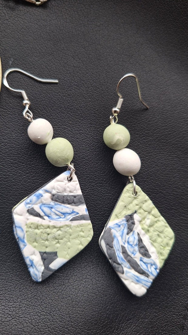 Set bijuterii handmade - Cercei și colier din lut polimeric, model geometric