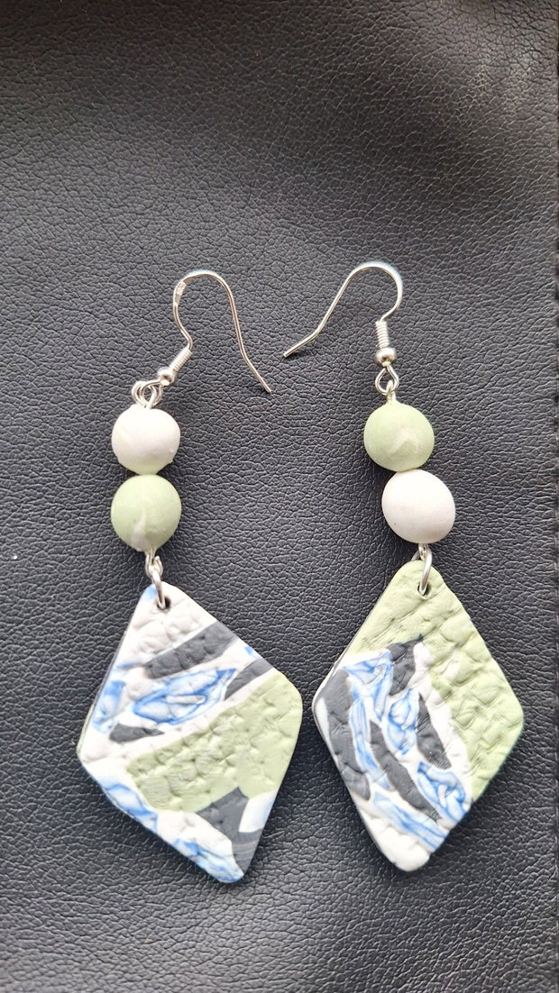 Set bijuterii handmade - Cercei și colier din lut polimeric, model geometric