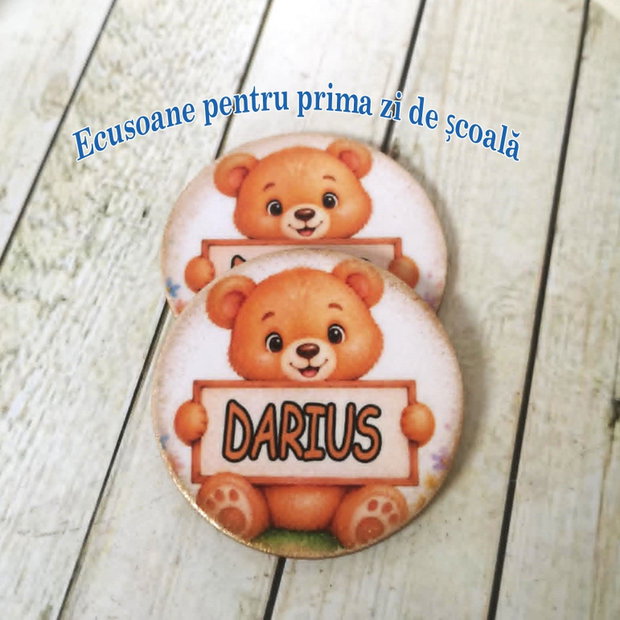 Ecuson / insigna personalozat pentru prima zi de scoala - tema ursuleti