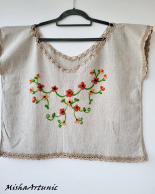 Bluza din in cu motiv floral impaslit