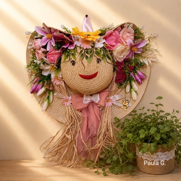 Decoratiune handmade "Bucurie cu o palarie"