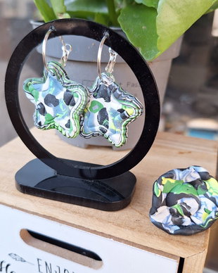 Set unicat din lut polimeric  Cercei steluță și inel asortat, model abstract verde-neon și negru