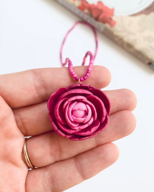 Colier Peony