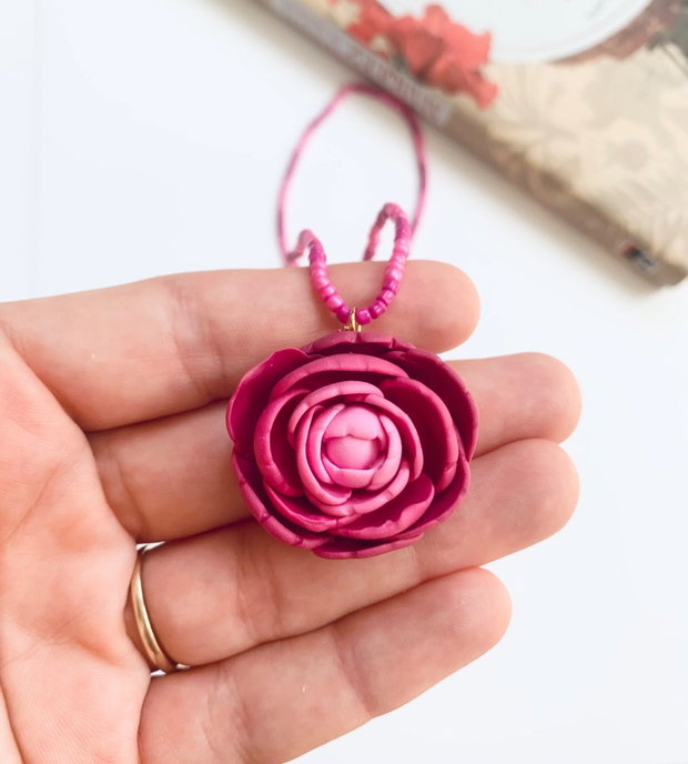 Colier Peony