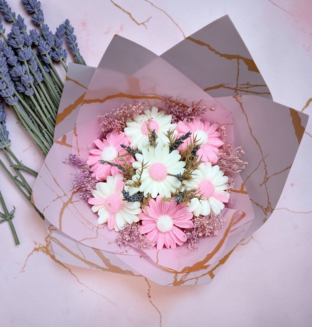 Buchet margarete din ceară de soia