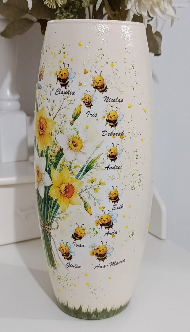 Vaza personalizata cu bujori si albinute