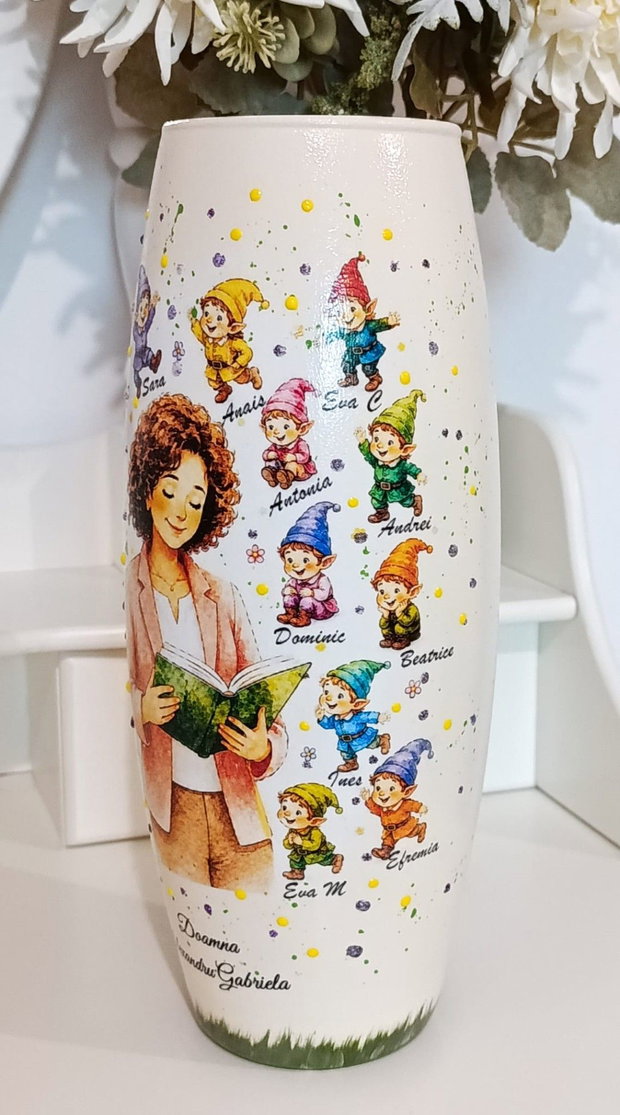 Vază personalizată pentru Grupa Piticilor