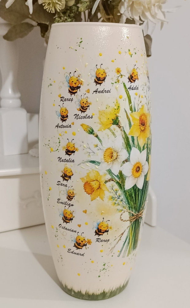 Vaza personalizata cu bujori si albinute