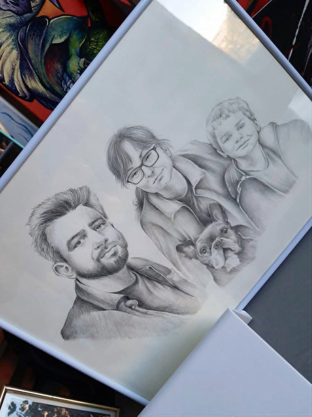 Idee de cadou - Portrete personalizate in creion