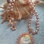 Colier perle rose blush,camee portelan rece