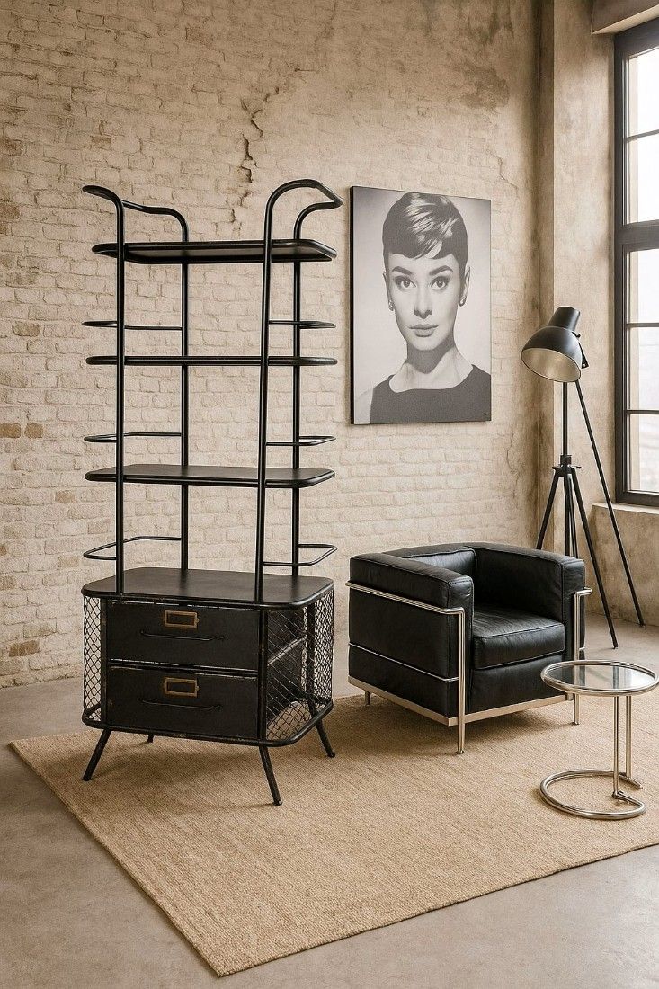 Comoda industriala din metal negru