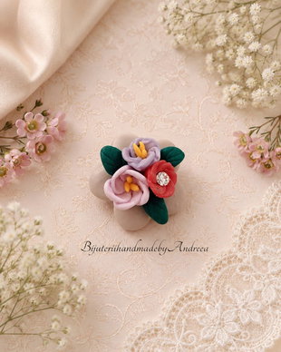 Brosa buchet de flori model 2