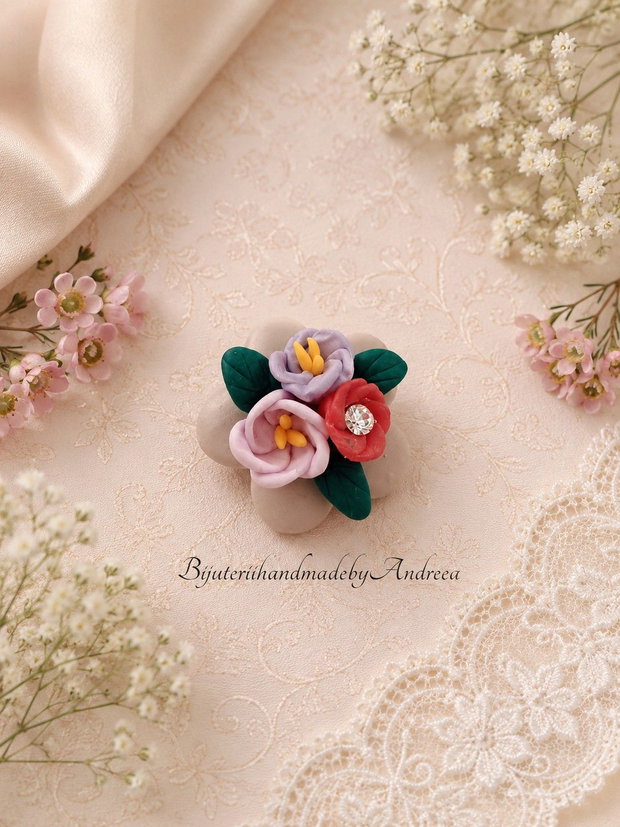 Brosa buchet de flori model 2