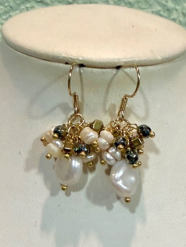 SET ~SILENT ELEGANCE~perle baroc,hematit,,perle cultură,accesorii metalice placate cu aur și inox auriu