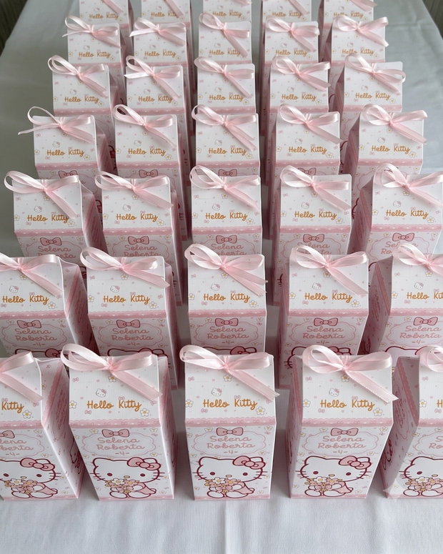 Cutii Hello Kitty personalizate