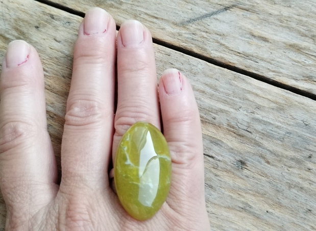 Inel reglabil, opal verde. REZERVAT