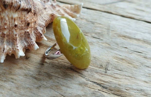 Inel reglabil, opal verde. REZERVAT