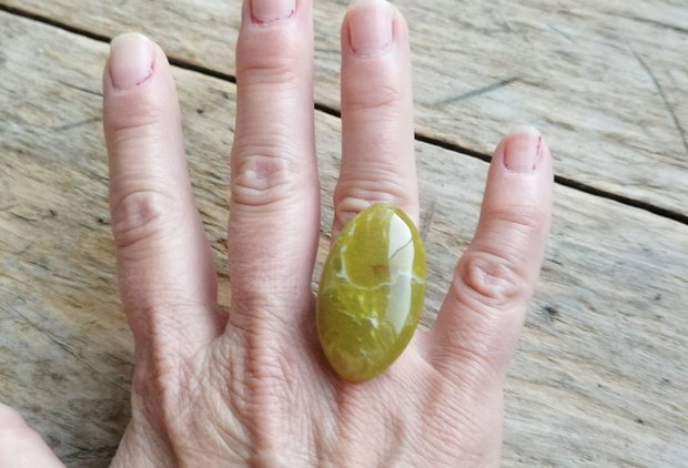 Inel reglabil, opal verde. REZERVAT