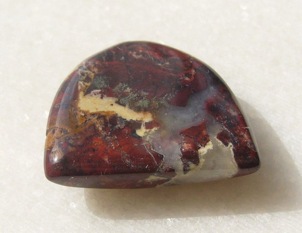 Jasp rosu cabochon aprox 21x18x6 mm