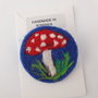 Brosa Ciupercuta Handmade din Lana Impaslita
