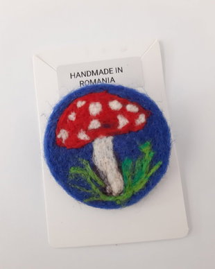 Brosa Ciupercuta Handmade din Lana Impaslita