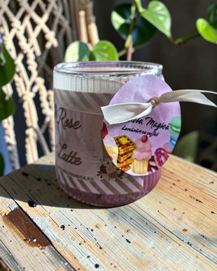 Lumânare Artizanală Rose Latte, Ceară Gel și Soia, Dulceață de Trandafiri
