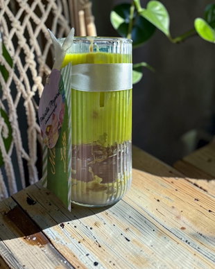 Lumânare Artizanală Matcha Latte, Ceară Soia și Gel, Cafea și Mentă